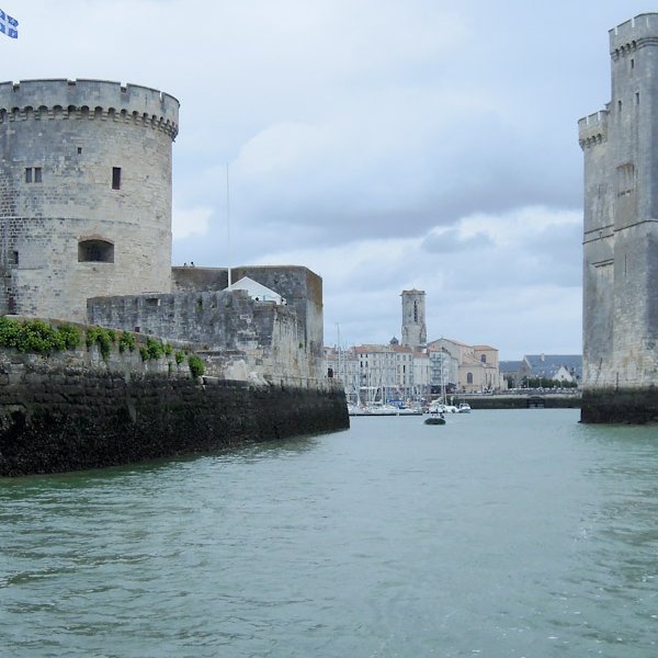 Les trois tours de La Rochelle : Lanterne, Chaîne et Saint-Nicolas